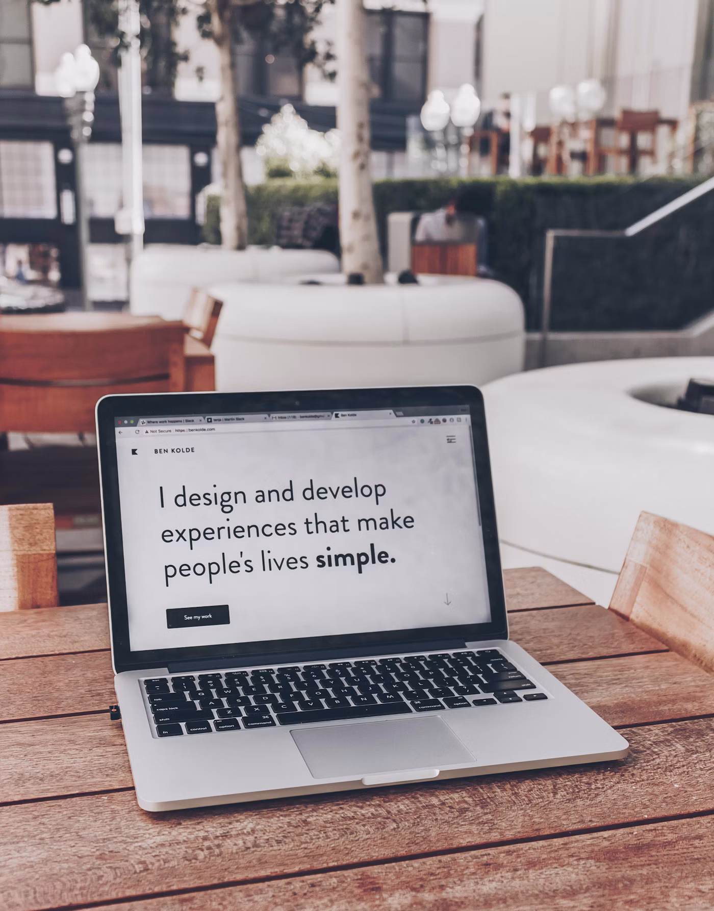 High-performance web architecture and editorial design